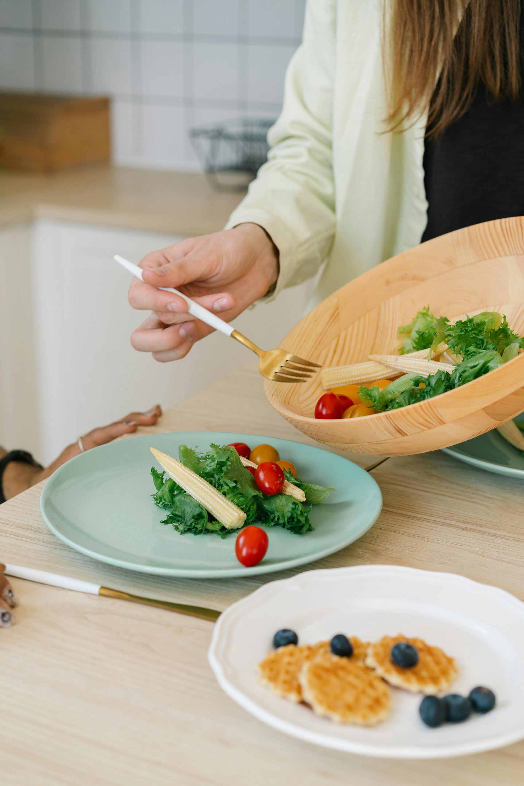 Wellness on the Plate: Functional Foods, Gut Health, and Personalized Nutrition in the Mainstream