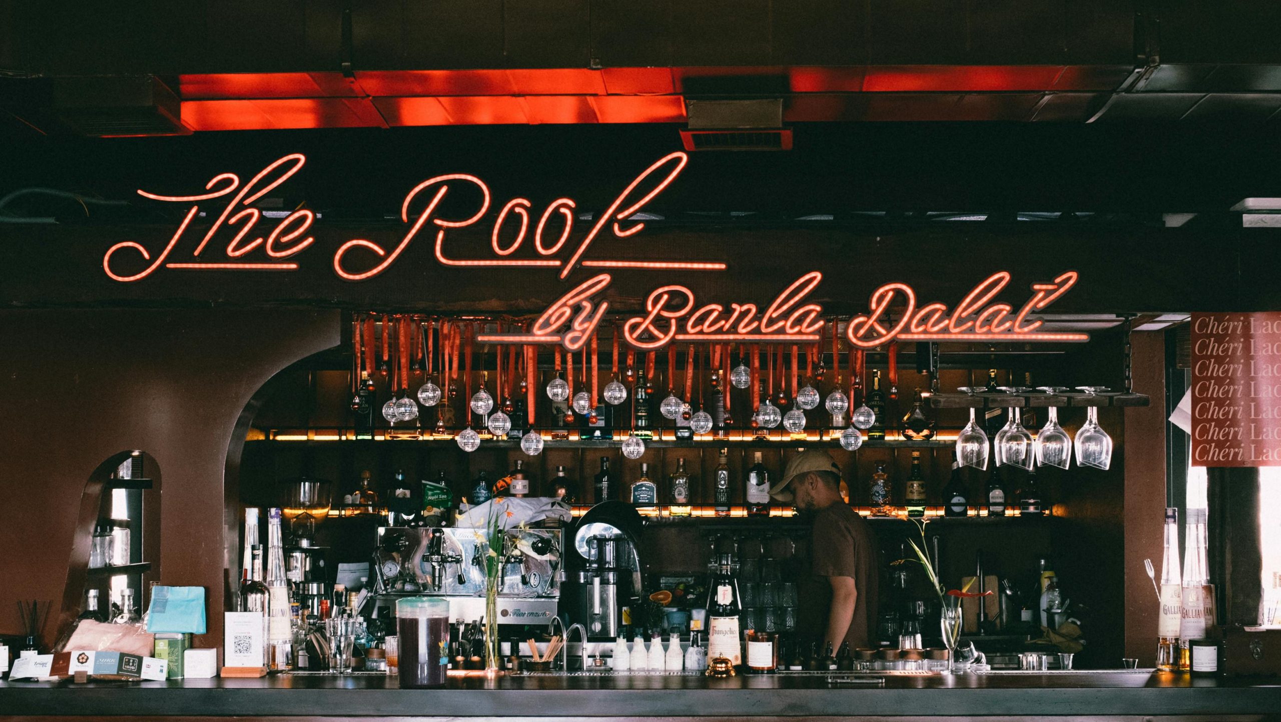 Restaurant PR in the Spotlight: How Establishments Leverage (or Fumble) Celebrity Visits for Buzz